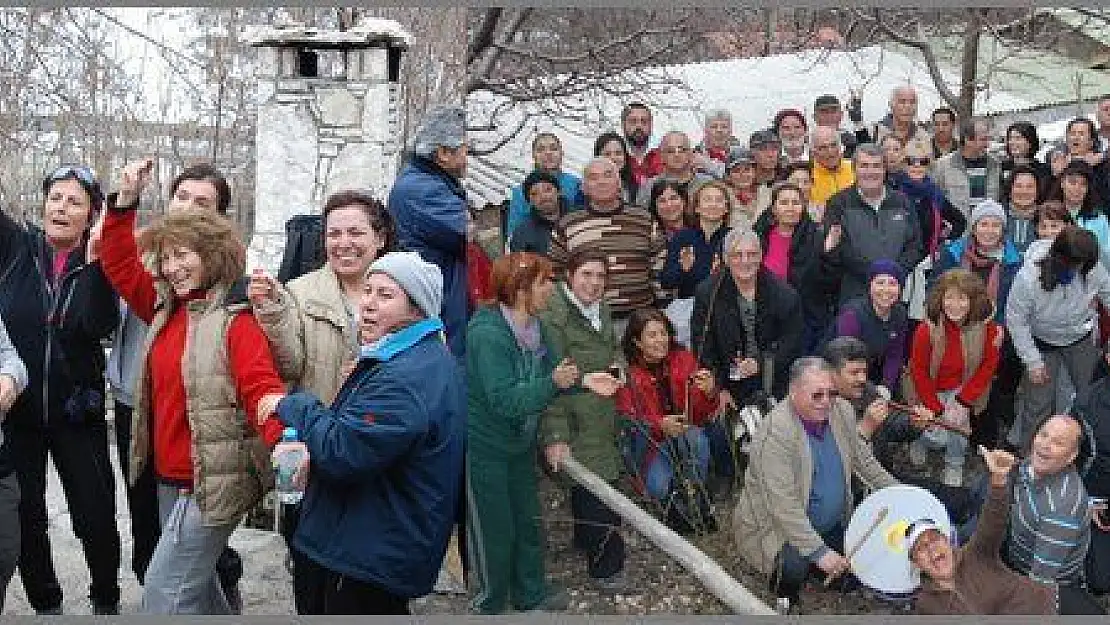 BAHARIN GELİŞİNİ DAVUL-ZURNALI EĞLENCEYLE KUTLADILAR