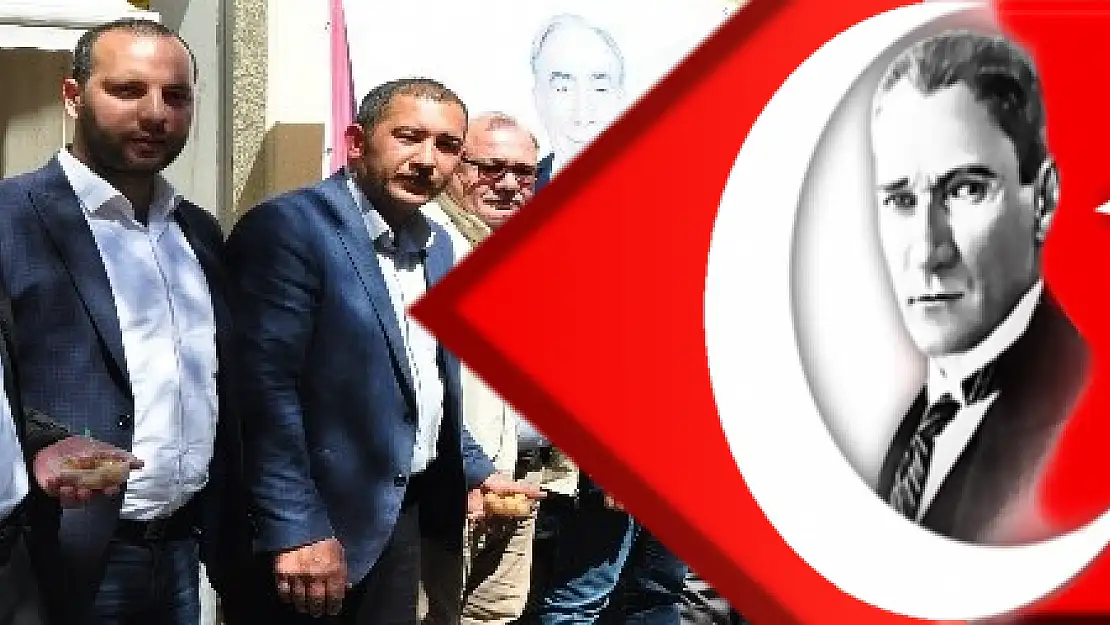 Milas'ta Alparslan Türkeş'in hayrına lokma dağıtıldı