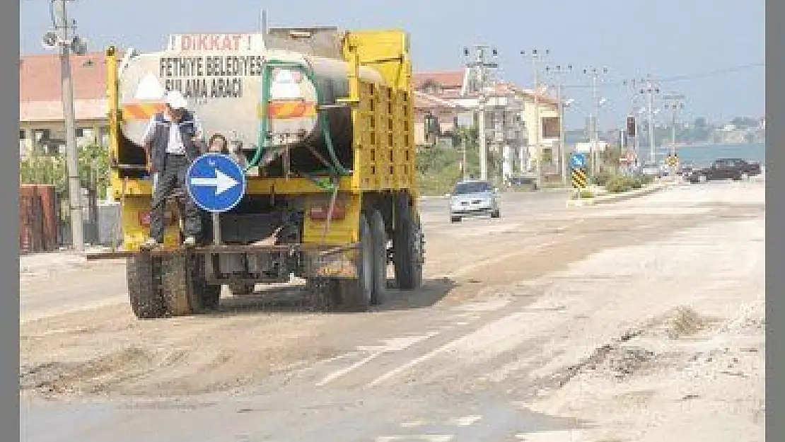 AĞIR TONAJLI ARAÇLAR YOLLARI BOZDU