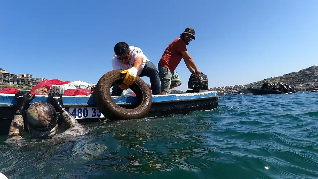 76 Kilograma Yakın Atık Kıyıya Çıkarıldı