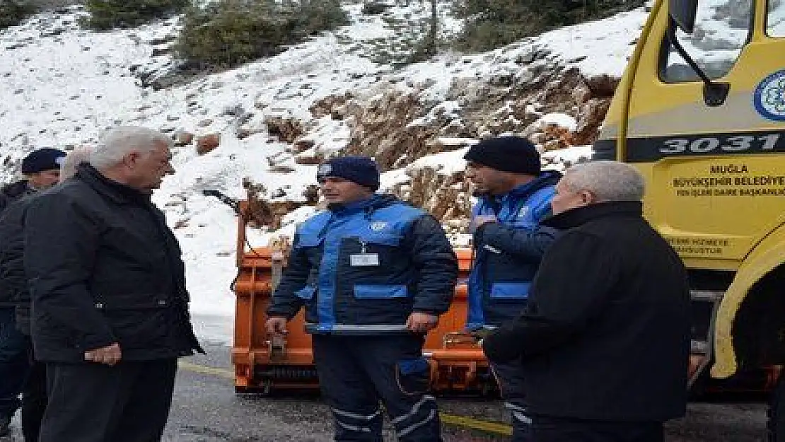 BAŞKAN GÜRÜN KARLA MÜCADELE ÇALIŞMALARINI YERİNDE İNCELEDİ...