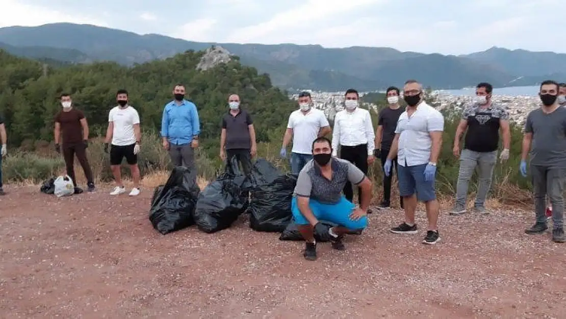 AK Partili gençler Marmaris'te çevre temizliği yaptı