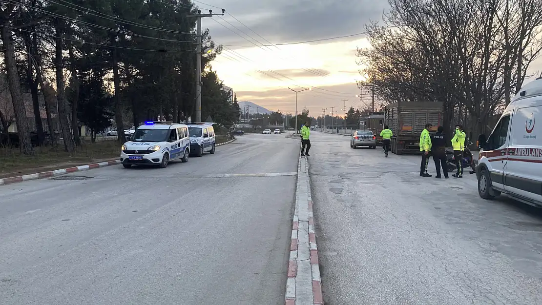 Alkollü baba motosikletle kaza yaptı, 9 yaşındaki oğlu yaralandı