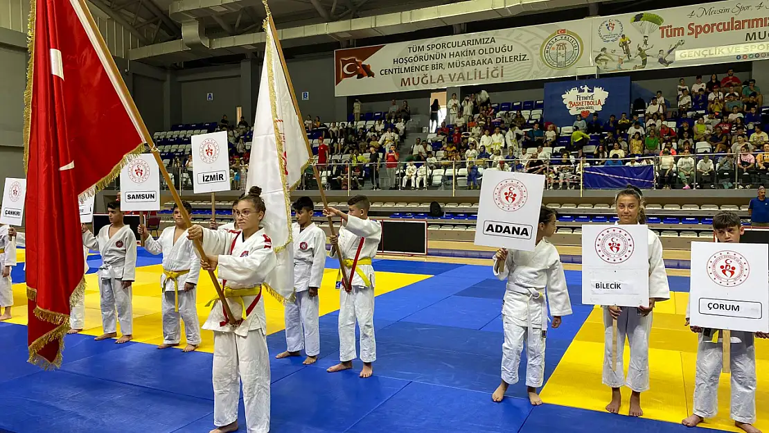 Anadolu Yıldızlar Ligi seremoni ile başladı