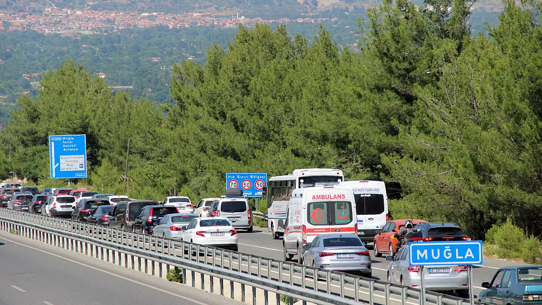 Araç kuyruğunun ucu sonu yok