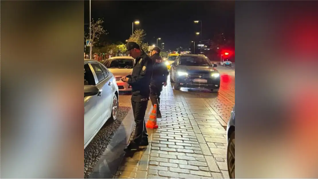 Araç trafikten men edildi şoför ve yolculara para cezası uygulandı