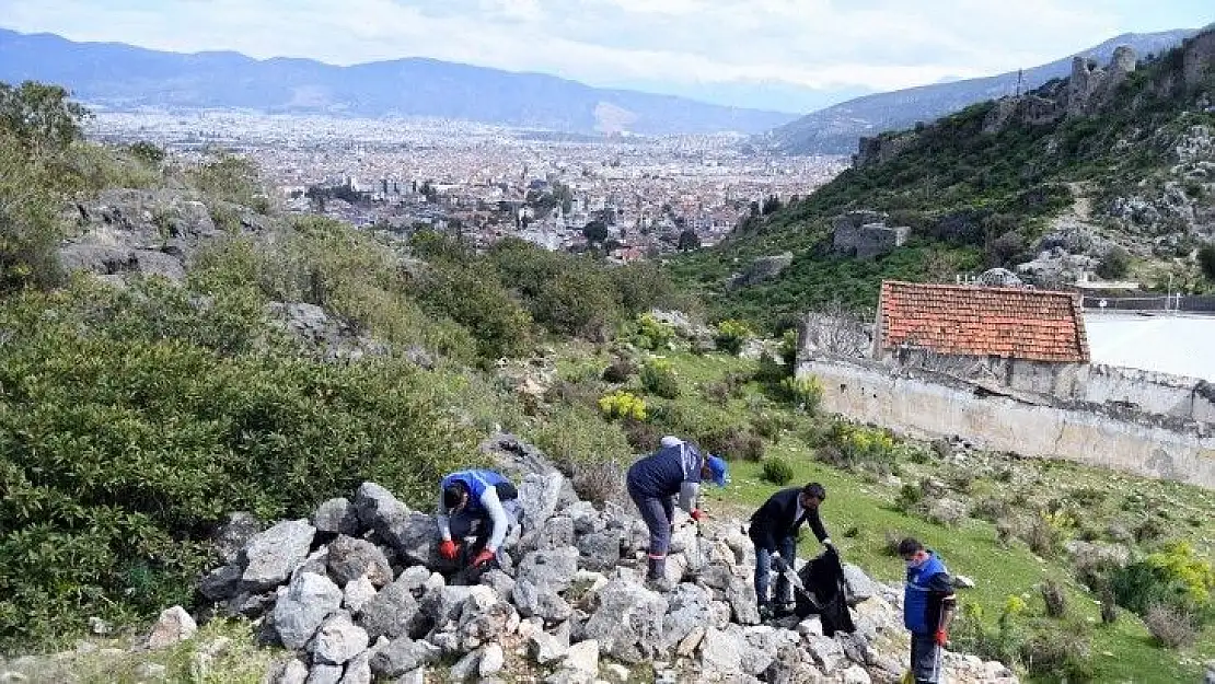 Aşıklar Tepesinde temizlik