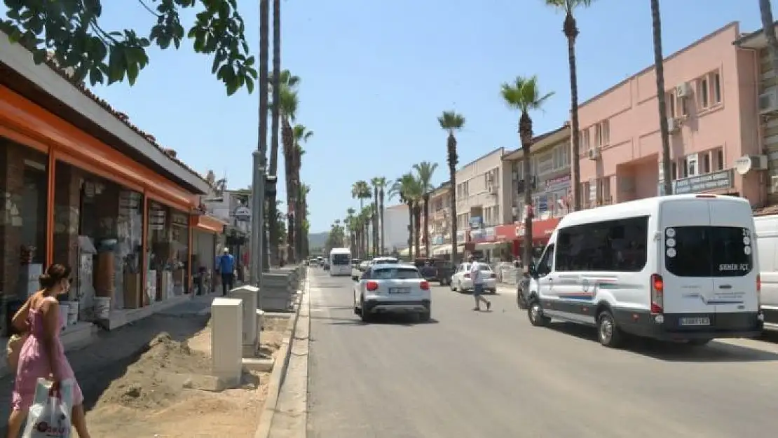 Atatürk caddesi trafiğe açıldı