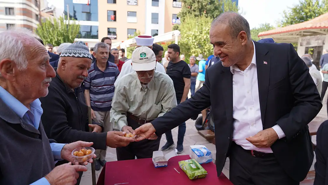 Atatürk ve tüm şehitler için lokma hayrı