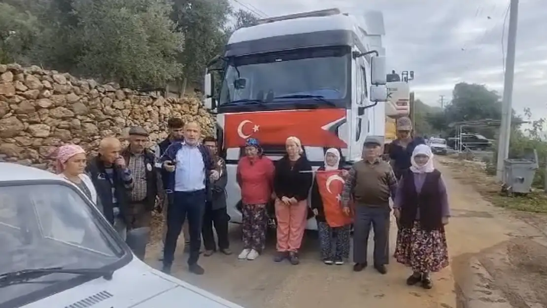 Bakanlığın Muğla'da sit alanındaki kaçak yapılar hakkındaki yıkım kararı gerilimi arttırdı, Yapı sahipleri yıkım ekibinin önünü kesti