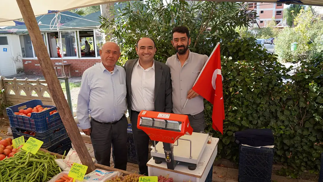 Başkan Akdenizli'den Esnaf ve Vatandaşlara Türk Bayrağı