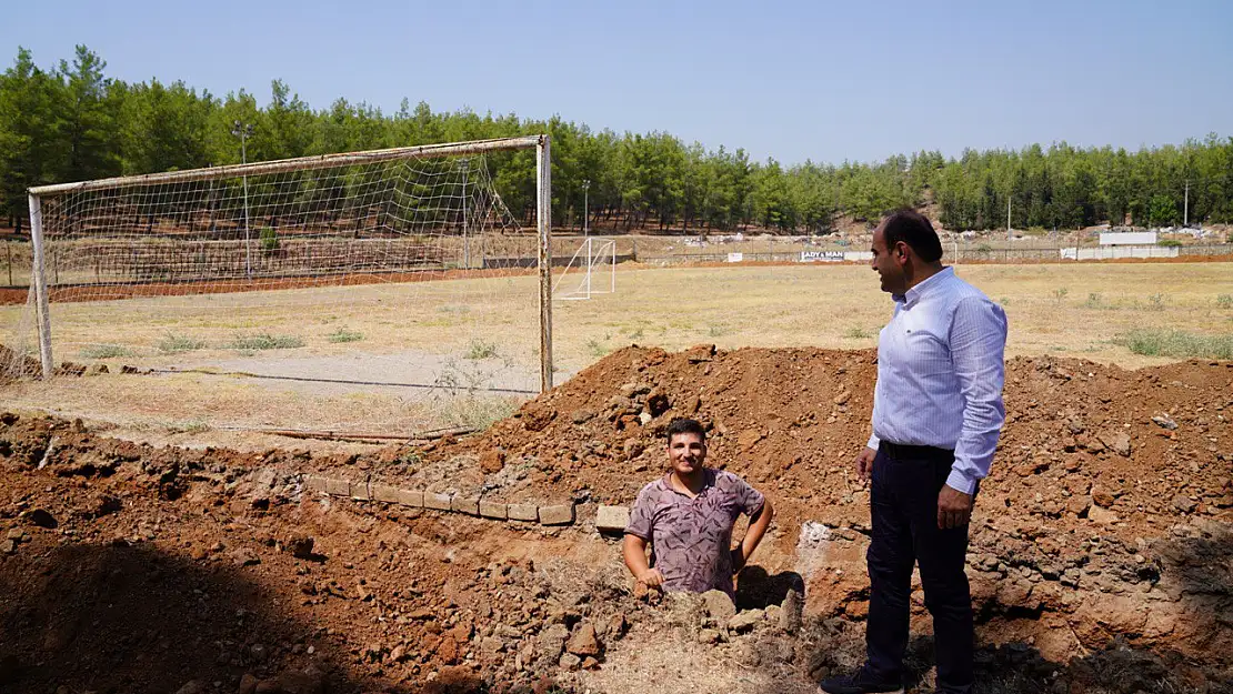 Başkan Akdenizli, Mehmet Günay Stadı'ndaki Çalışmaları İnceledi