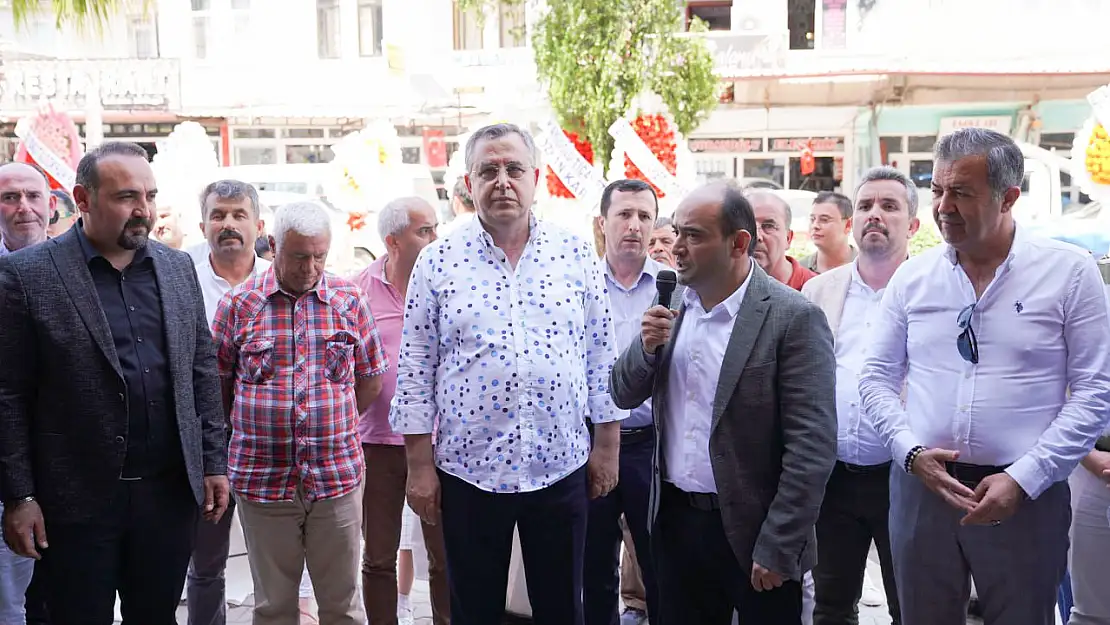 Başkan Akdenizli, Seydikemer'de iş yeri açılışına katıldı