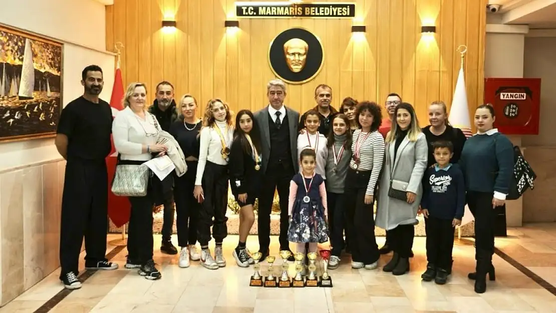 Başkan Oktay şampiyon dansçıları ağırladı