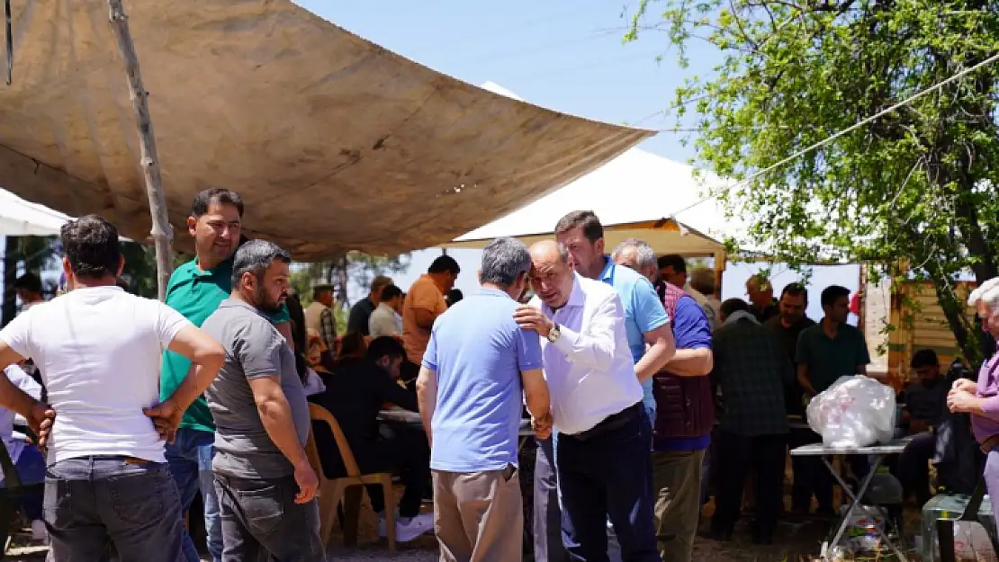 Başkan Otgöz, asker yemeğine katıldı