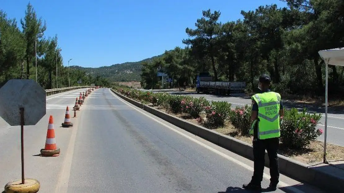 Bayram öncesi Bodrum'a giren araç sayısı 150 binlerden sıfıra düştü