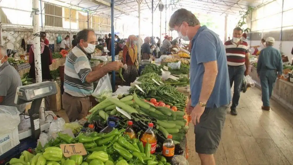 Bayram Ve Kısıtlama Öncesi Pazarlarda Hareketlilik