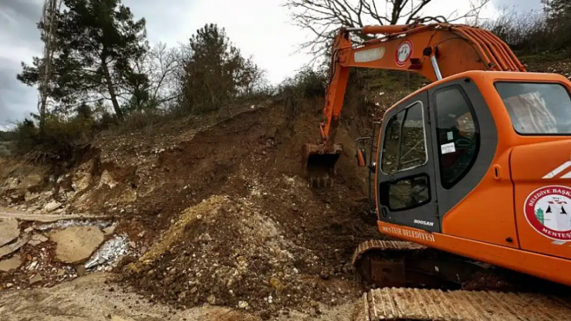 Belediye'den kapanan yola müdahale