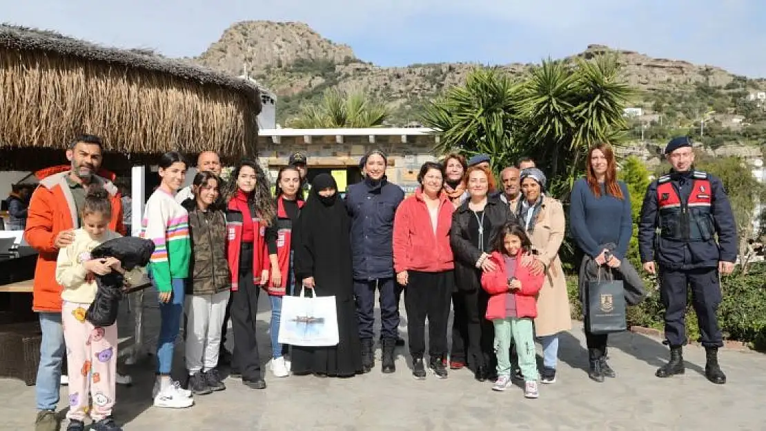 BELEDİYE, DEPREM BÖLGESİNDEN GELEN KADINLAR YANINDA