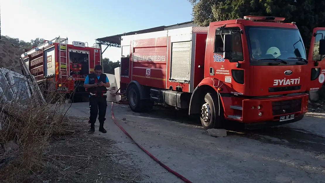 Belediye Ekipleri Yangınlara Müdahalede Destek Oldu