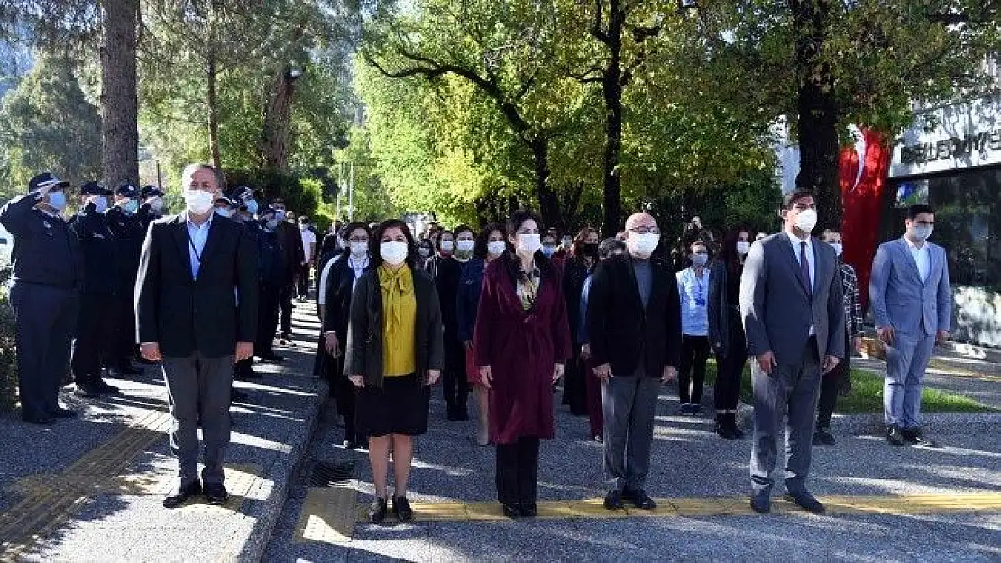 Belediye Personeli 'İstiklal Marşı' okudu