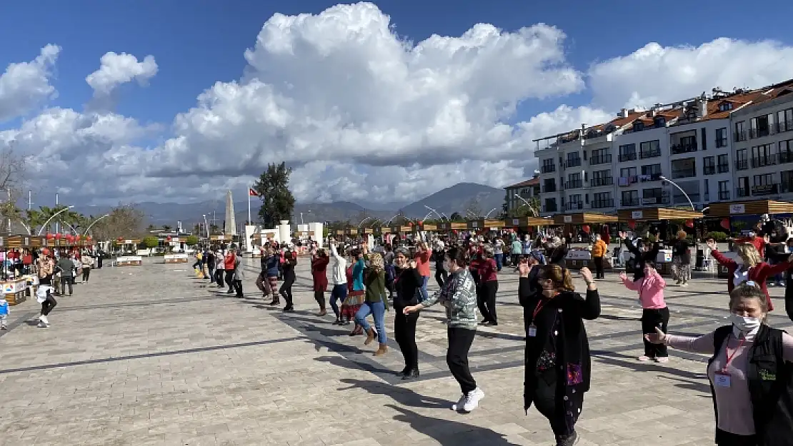 Beşkaza Meydanı'nda aerobik yaptılar