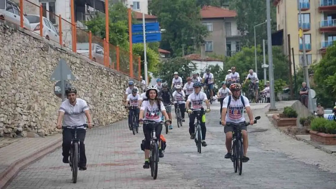 Bisiklet turu Kavaklıdere'de şehir turu ile başladı