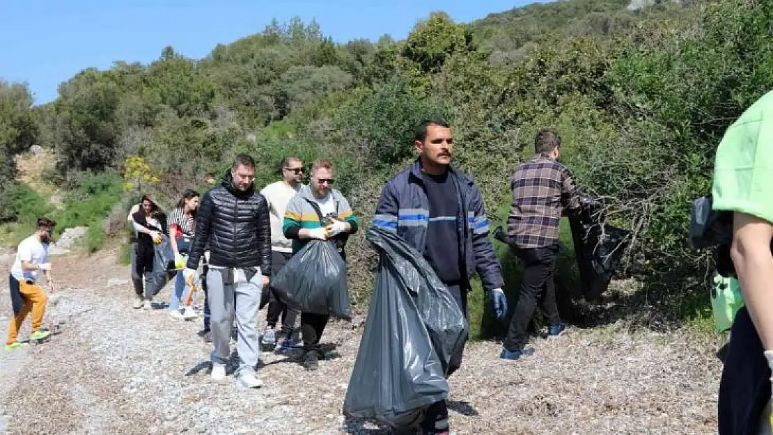 Bitez'de kıyı temizliği yapıldı