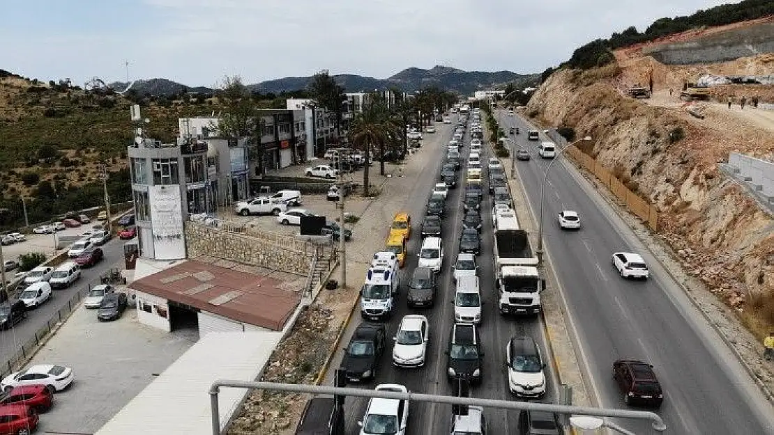 Bodrum'a gelenler 5 kilometrelik yolu 45 dakikada geçti