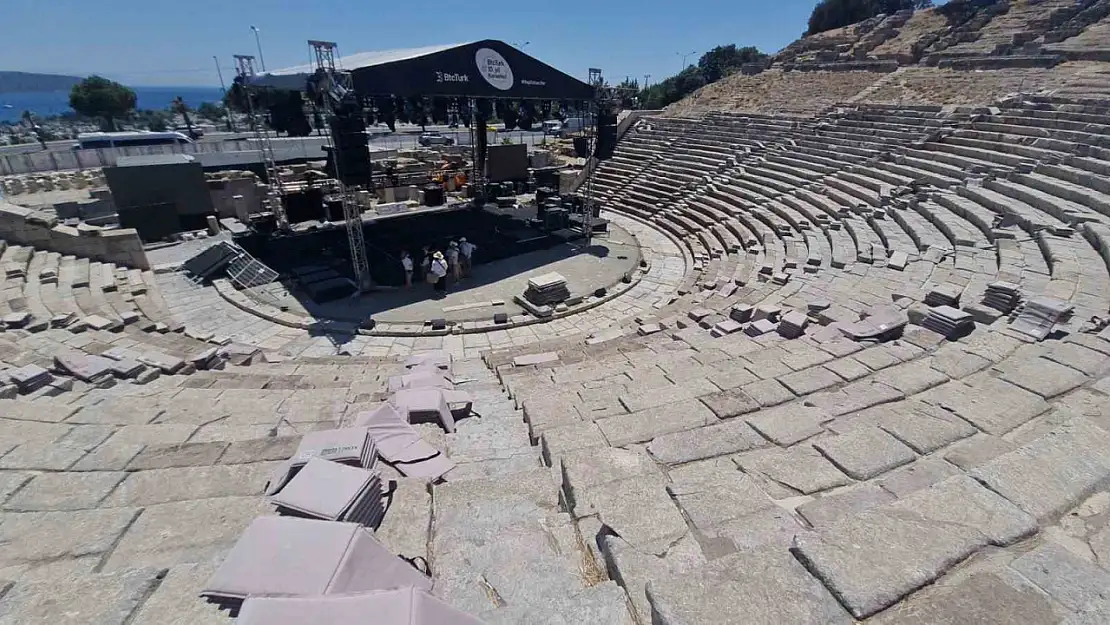 Antik Tiyatro'daki konserler eleştirilerin hedefi oldu