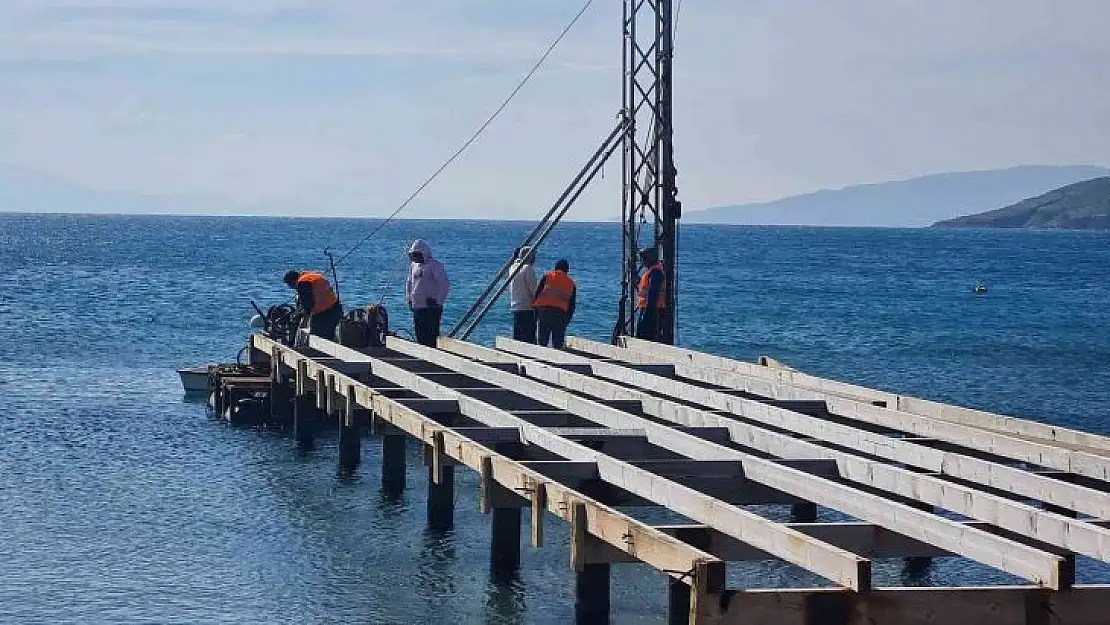 Bodrum Belediye Başkanı Aras kendi iskelesini yıktırdı