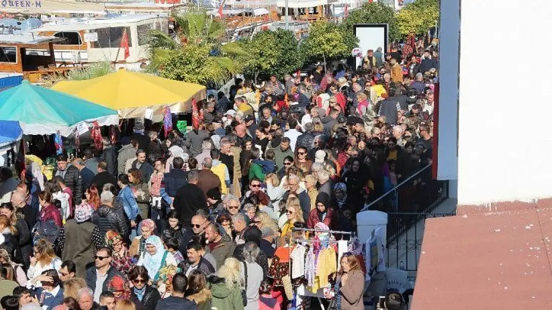 Bodrum'da 1 kilometrelik hamsi kuyruğu