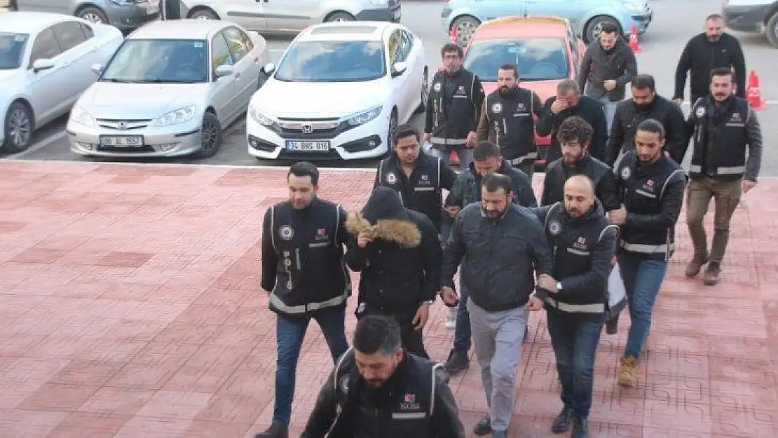 Bodrum'da 6 göçmen kaçakçılığı şüphelisi adliyeye sevk edildi