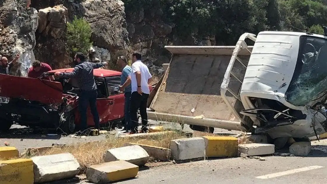 Bodrum'da feci kaza: 2'si ağır 3 yaralı