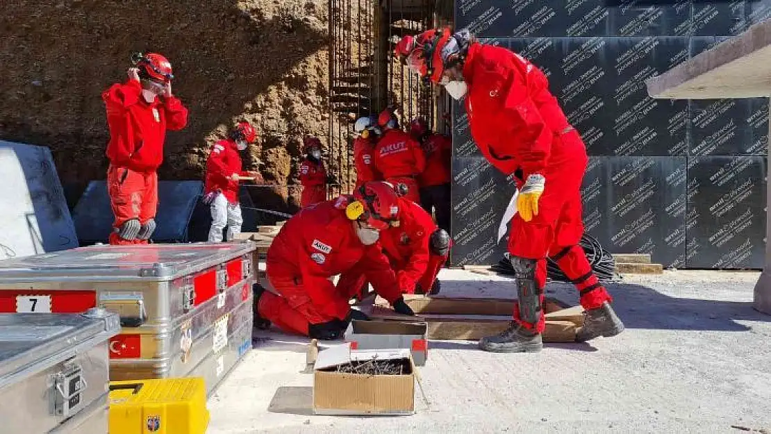 Bodrum'da ileri seviye enkazda arama ve kurtarma eğitimi