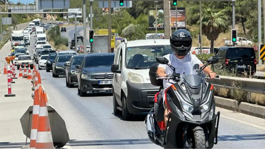 Bodrum'da kırmızı alarm, güvenlik seviyesi en üst düzeye çıkarıldı, kilometrelerce araç kuyrukları oluştu