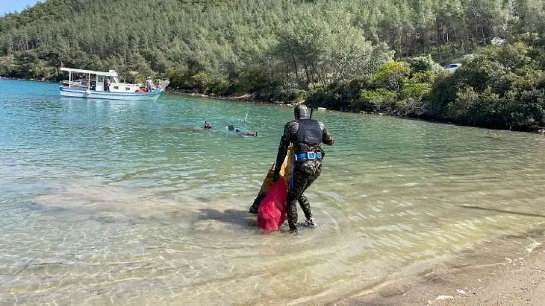 Bodrum'da sahil ve yol kenarları atıktan temizlendi