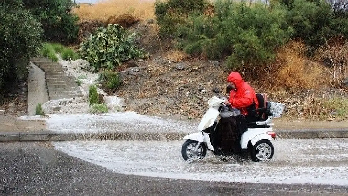 Bodrum'da sokaklar göle döndü