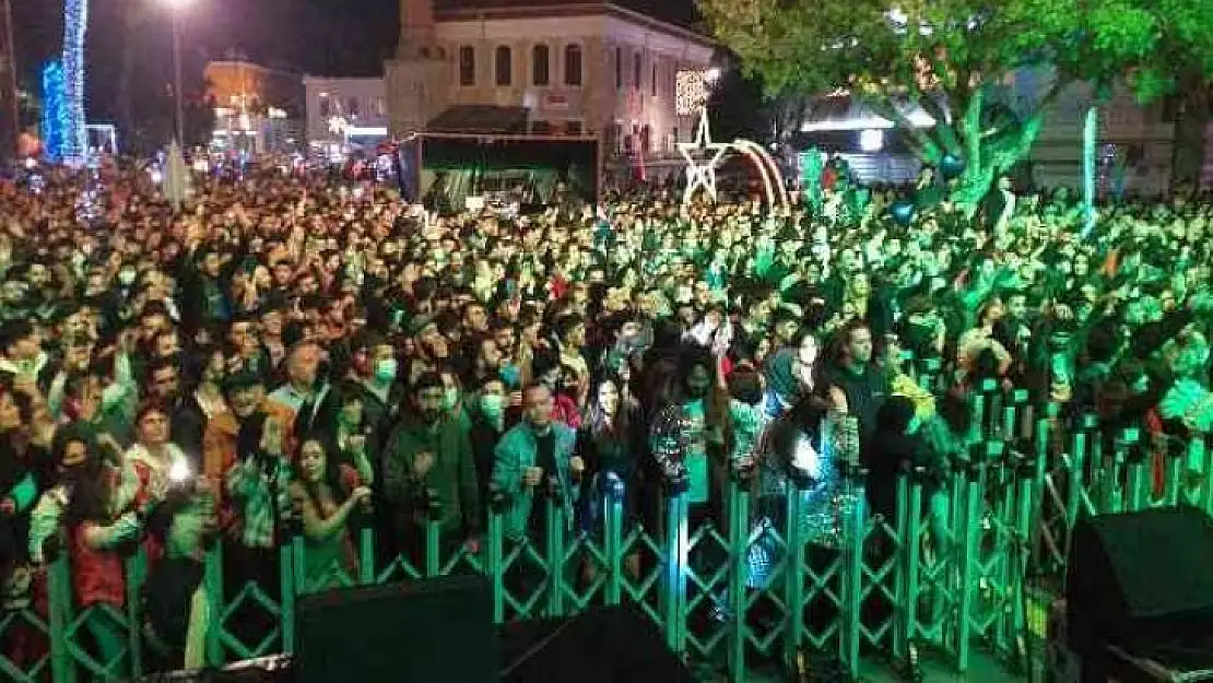 Bodrum'da yılbaşı şöleni başladı