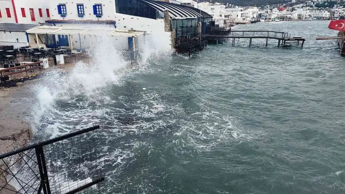 Bodrum fırtınanın esiri oldu