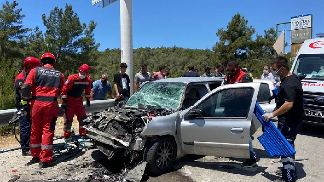 Bodrum-Milas Karayolu'nda kaza:2'si ağır 3 yaralı