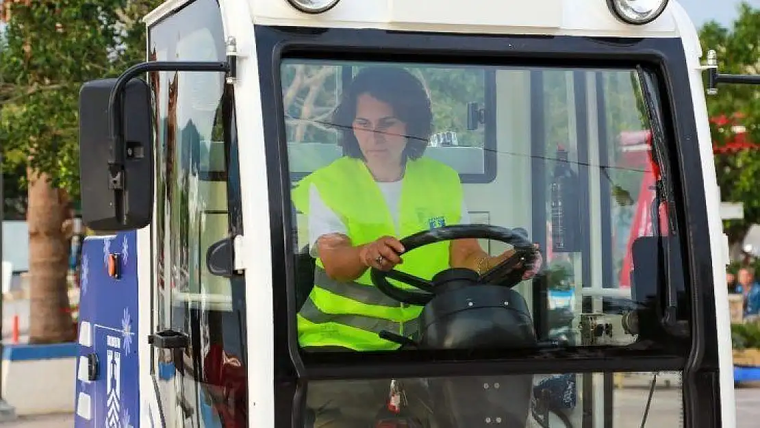 Bodrum'un temizliği Mediha'ya emanet