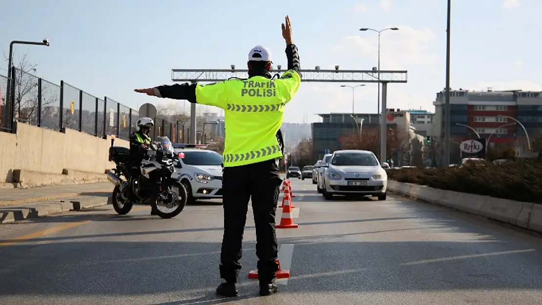 Bunu Yapan Motor Sürücüleri Ceza Yedi