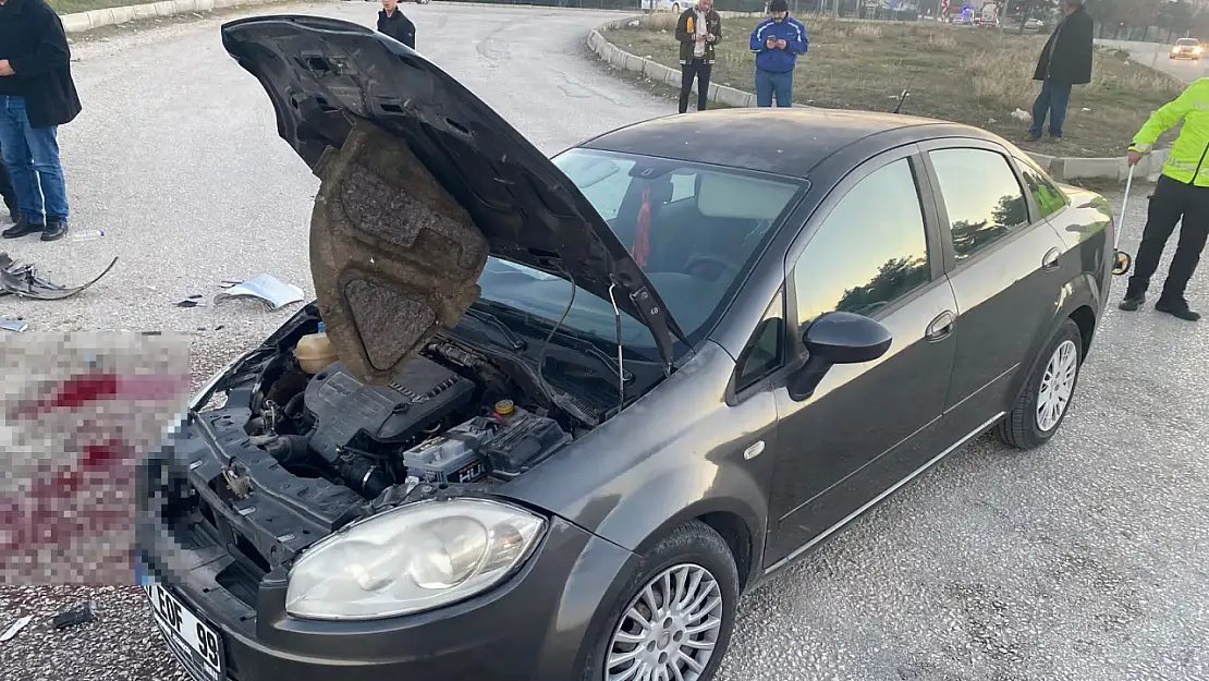 Burdur'da iki otomobil çarpıştı, 3 kişi yaralandı