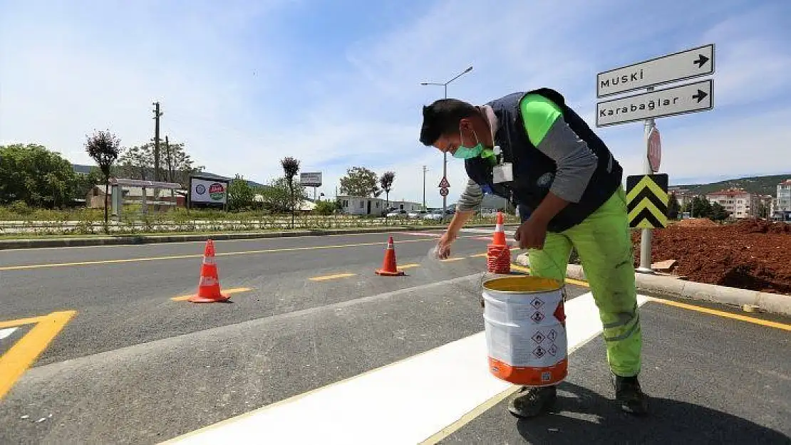 Büyükşehir 5 Bin 883 kilometre yol çizgi çalışması yaptı