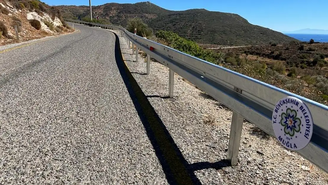 Büyükşehir'den güvenli yollar için oto korkuluk