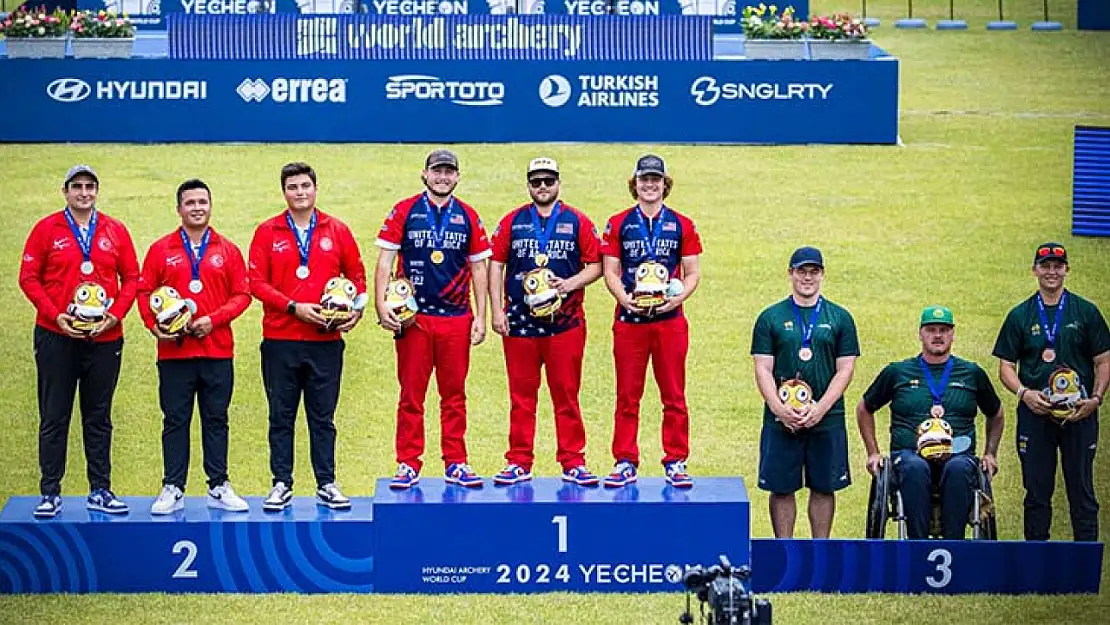 Büyükşehir'in Milli Sporcularından Gümüş Madalya