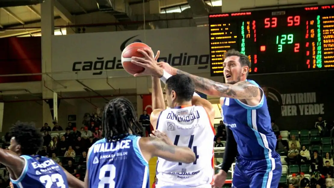 Çağdaş Bodrum evinde mağlup: 79-88