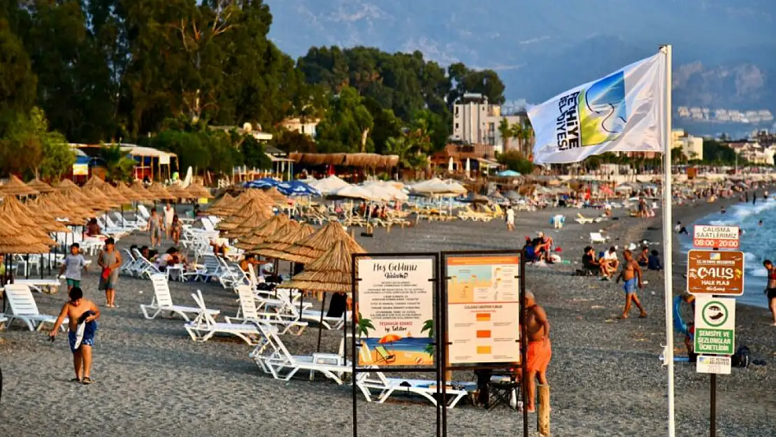 Çalış Halk Plajı'nda Pazar yoğunluğu