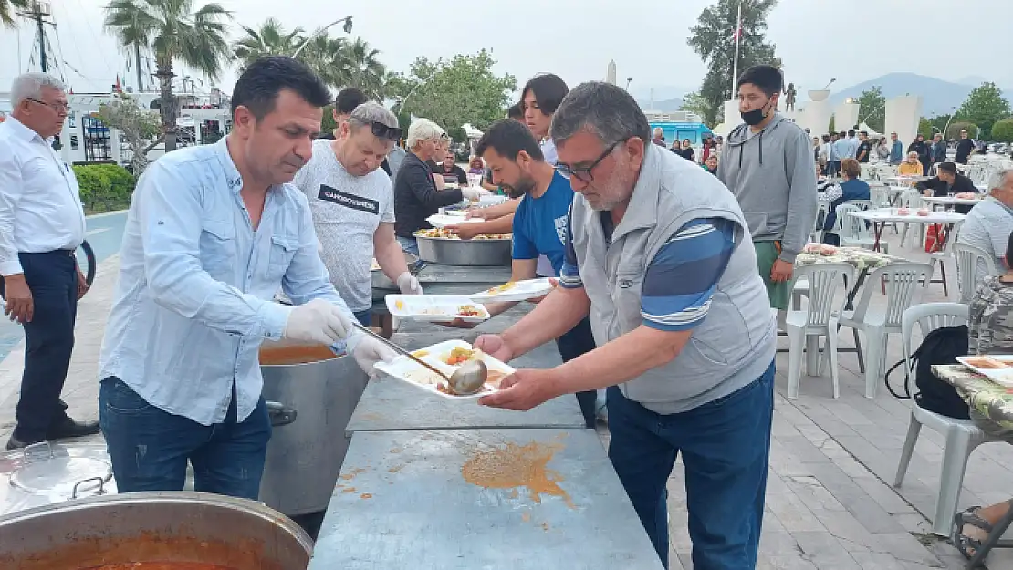 CHP'den Beşkaza Meydanı'nda İftar